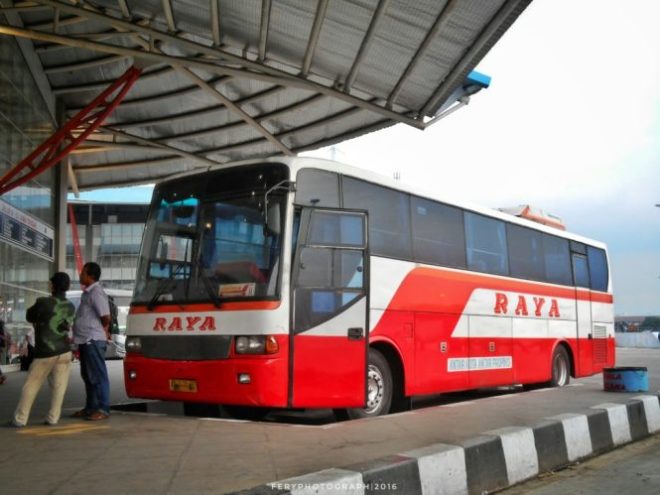 Bus Raya Jakarta Solo